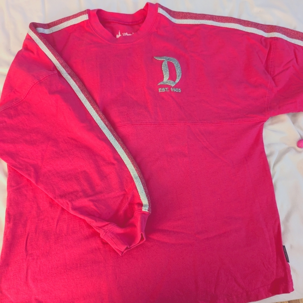 Disney resort sweater M